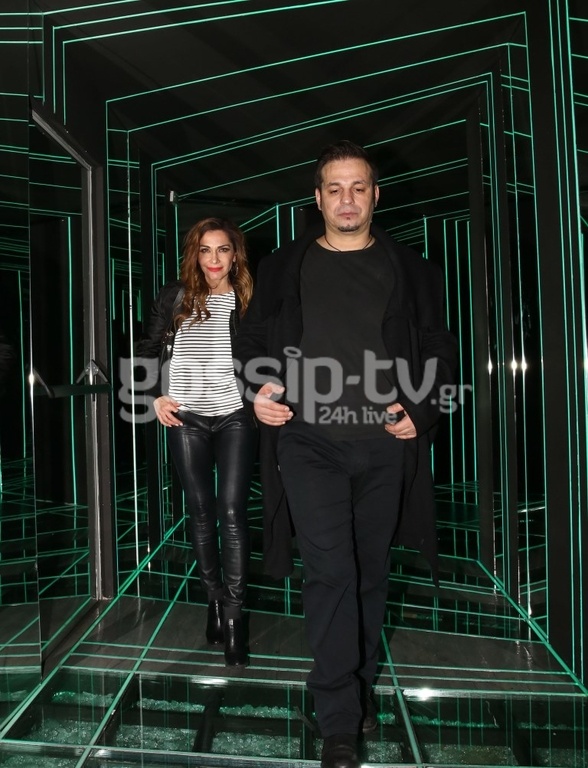 Πρώτη φορά τους βλέπουμε έτσι- Τα «καυτά» φιλιά Βανδή- Ντέμη σε νυχτερινό μαγαζί