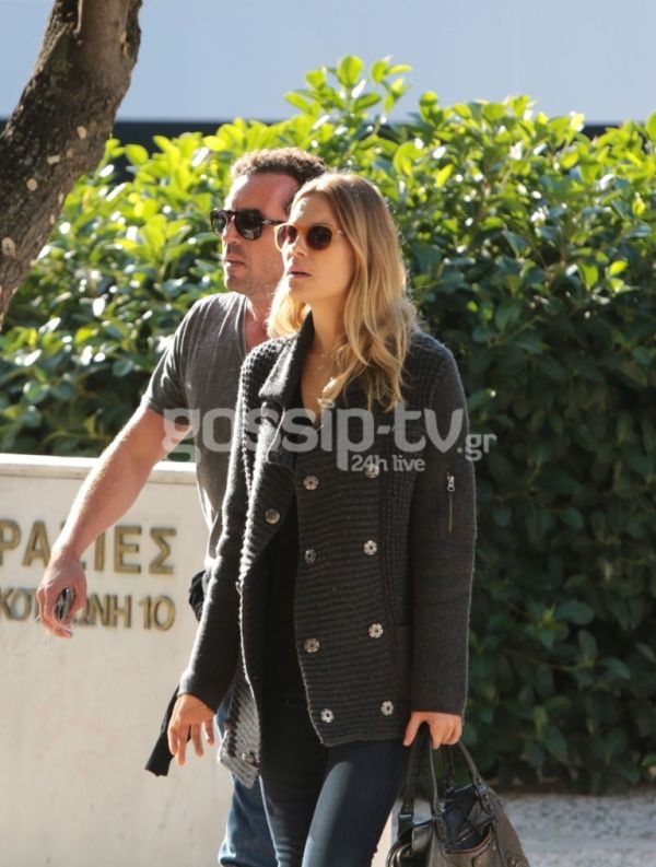 Βίκυ Καγιά: Με… ωραία παρέα στην Κηφισιά