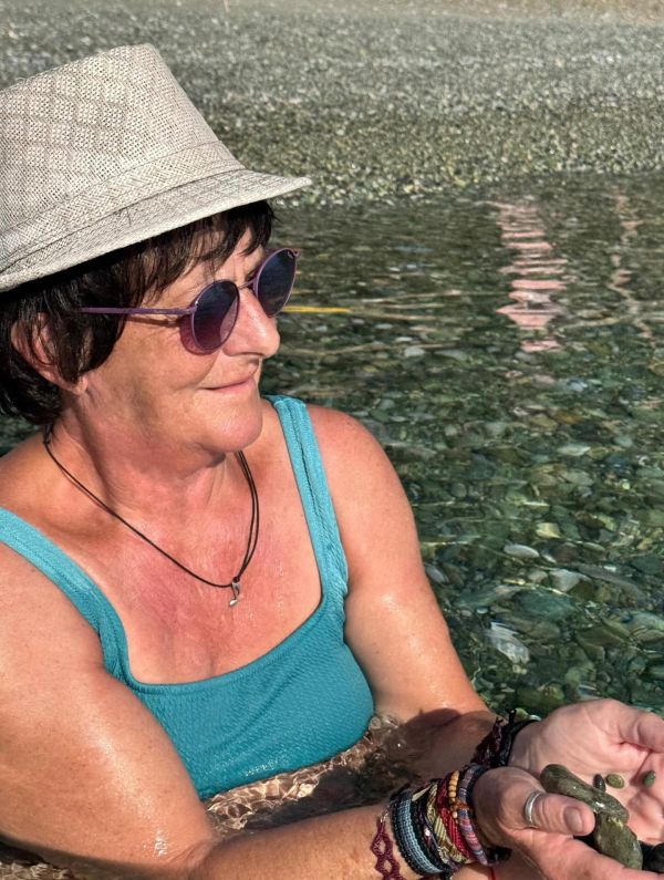 Φωτεινή Βελεσιώτου