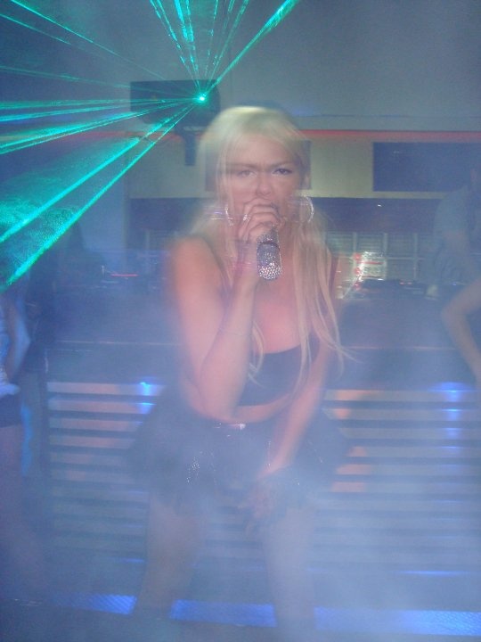 Sexy όσο ποτέ η Νάταλι Θάνου στη Λευκάδα 