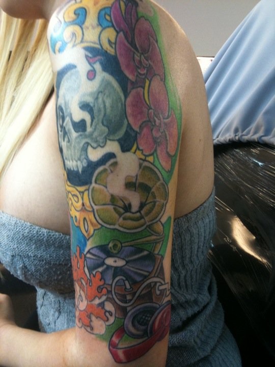 Νέο tattoo για τη sexy Ελίνα!