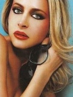 Καρέ-καρέ οι στιλιστικές αλλαγές της Φαίης Ξυλά....