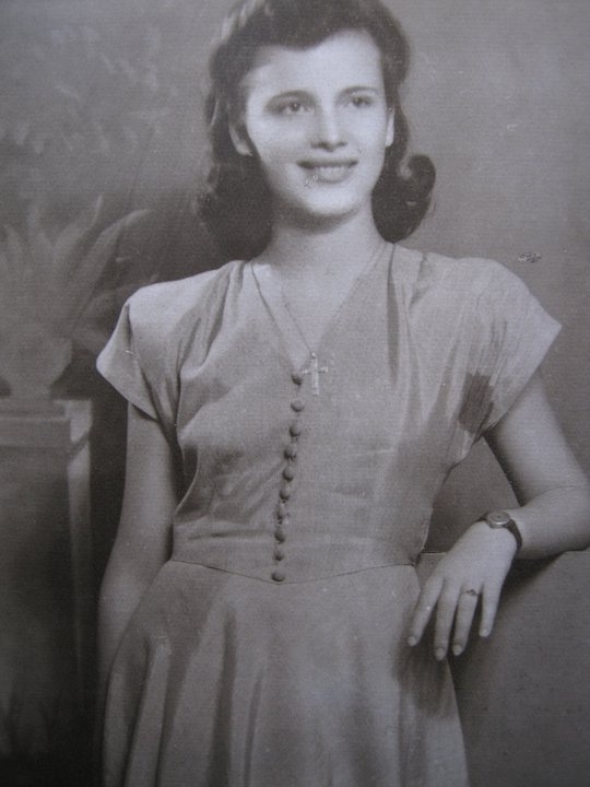 Τζένη Καρέζη: Οι άγνωστες φωτογραφίες της μεγάλης ηθοποιού