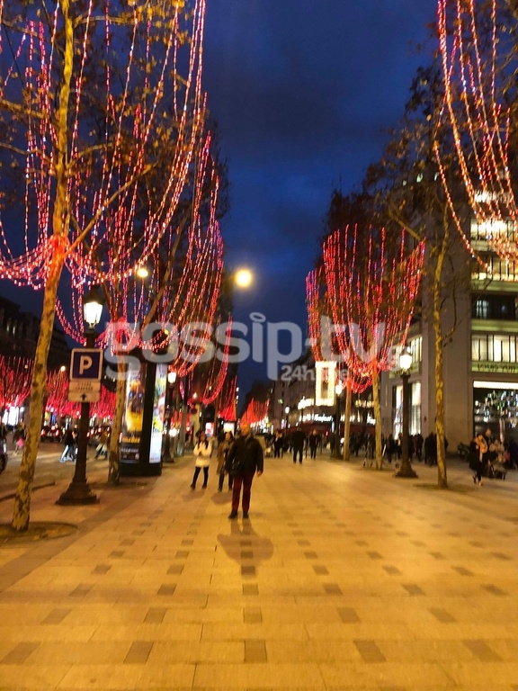 Ποια Ελληνίδα δημοσιογράφος βρέθηκε στο Παρίσι; Εικόνες λίγο μετά τα επεισόδια!