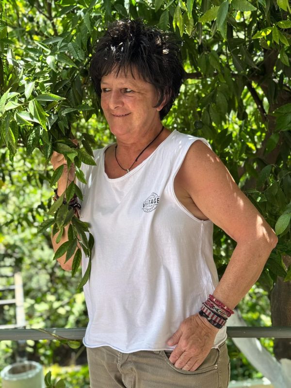 Φωτεινή Βελεσιώτου