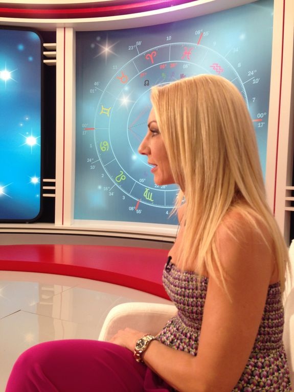 Η Έλενα Τσαβαλιά στο «Stars System»