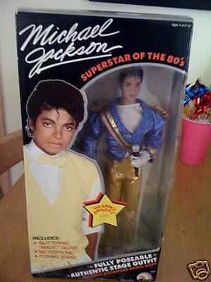 Ανάρπαστες οι "κούκλες" Michael Jackson 