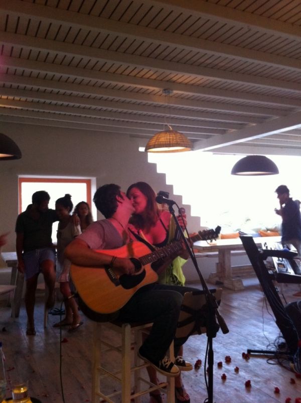 Το καυτό φιλί της Γαρμπή στον Σχοινά