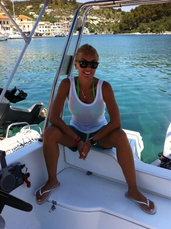 Οι διακοπές της Χριστίνας Παππά στους Παξούς σε φωτογραφίες!