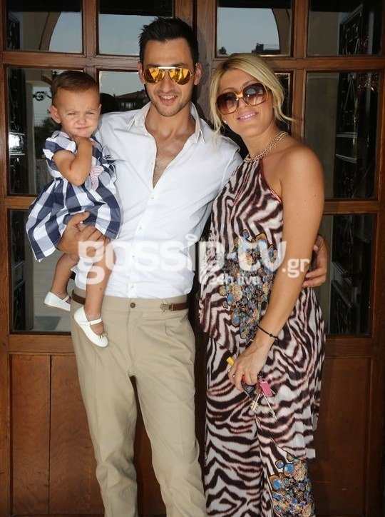 Η βάφτιση της δεύτερης κόρης του Πάνου Καλίδη (φωτό)