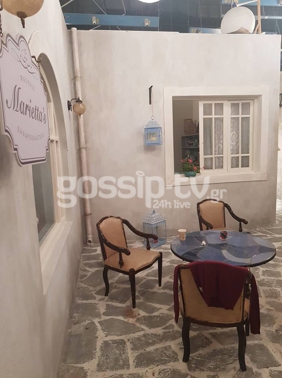 Πέτα τη φριτέζα: Δεν φαντάζεστε τι φωτογραφία βρήκαμε στον τοίχο της ταβέρνας του Γιάννη Μπέζου