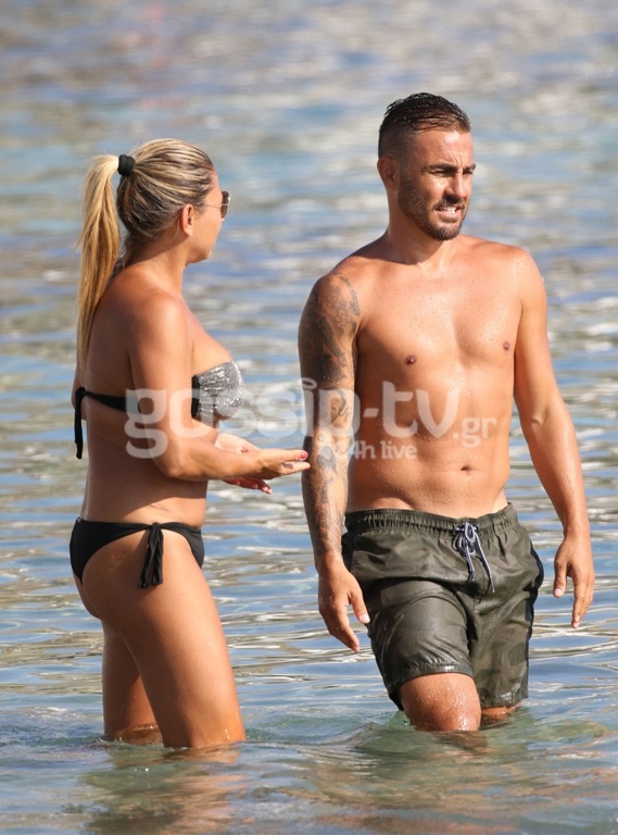 Fabio Cannavaro: Αγκαλιές με την σύζυγό του στην Μύκονο