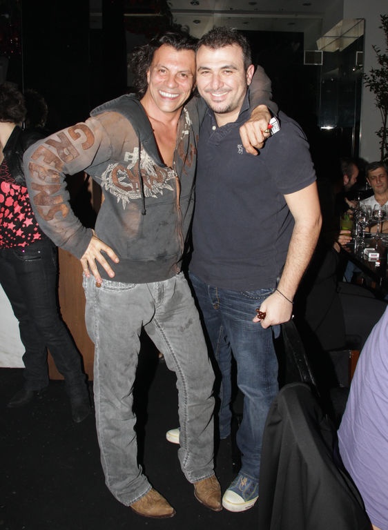 Ένας φίλος ήρθε απόψε απ' τα... παλιά