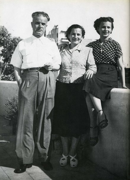 Τζένη Καρέζη: Οι άγνωστες φωτογραφίες της μεγάλης ηθοποιού