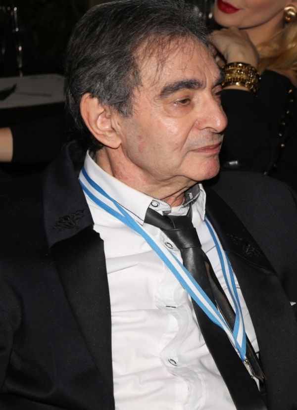 Γνωστός τραγουδιστής αποκαλύπτει: «Δεν το κρύβω. Σκέφτηκα να αυτοκτονήσω»