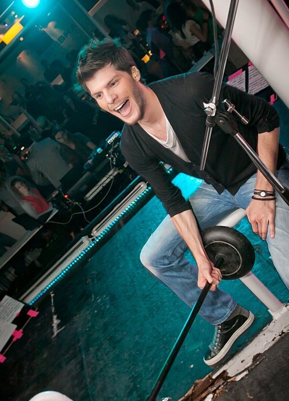 Τα «έσπασε» ο Λούκας στον Πειραιά