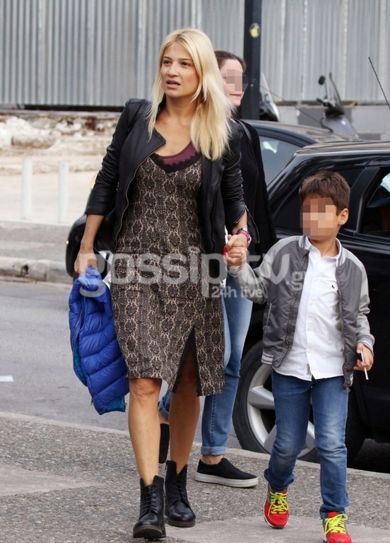 Σκορδά: Στην Γλυφάδα με τον γιο της λίγο πριν την ανακοίνωση του διαζυγίου 