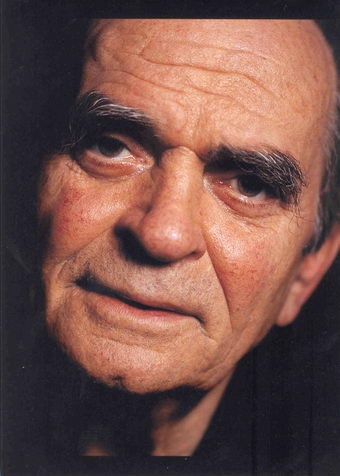 Ποιος δήλωσε: «Τι θα πούμε στον Μίκη: “Δεν θα τραγουδήσει η Παπουτσάκη;”»