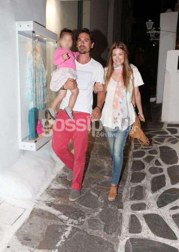 Καμπούρη-Ταρασιάδης: Ευτυχισμένες οικογενειακές στιγμές στην Μύκονο