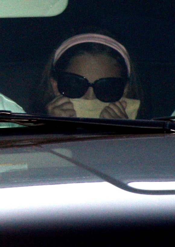 Η κόρη του συντετριμμένη 