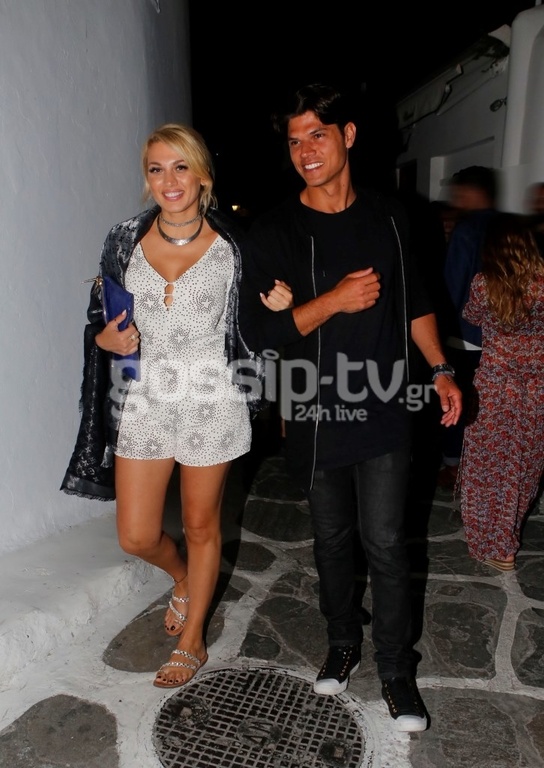 Διακοπές στην Μύκονο για την Σπυροπούλου