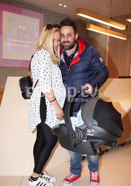 Βγήκε από το μαιευτήριο η Ελευθερία Παντελιδάκη