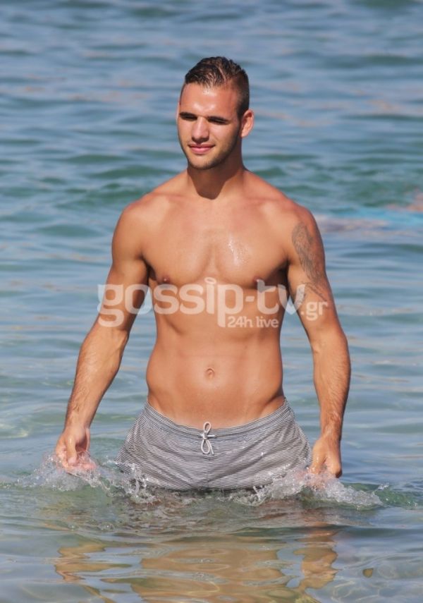 Παναγιώτης Ταχτσίδης: Όλα τα γυναικεία βλέμματα πάνω του!