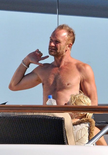 Πετάει, πετάει ο Sting!