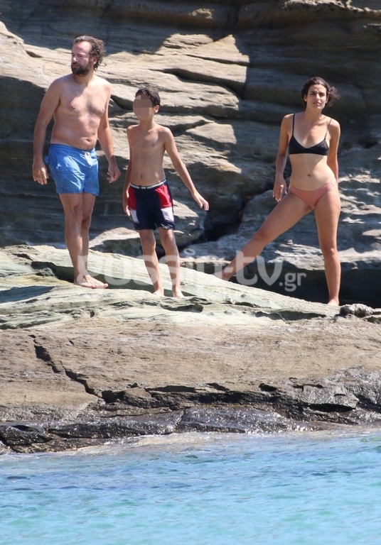 Σωτηροπούλου-Μαραβέγιας: Βουτιές με τον σκύλο τους