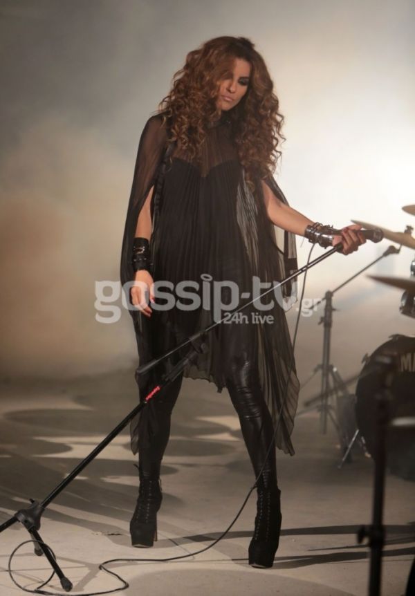 Ειρήνη Παπαδοπούλου: Η sexy εμφάνισή της στο νέο της video clip 