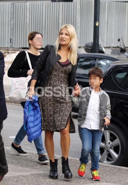 Σκορδά: Στην Γλυφάδα με τον γιο της λίγο πριν την ανακοίνωση του διαζυγίου 