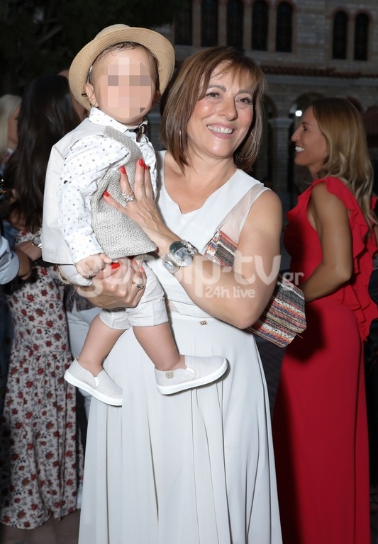 Νεότατη και κούκλα η μητέρα Ελληνίδας πρωταγωνίστριας