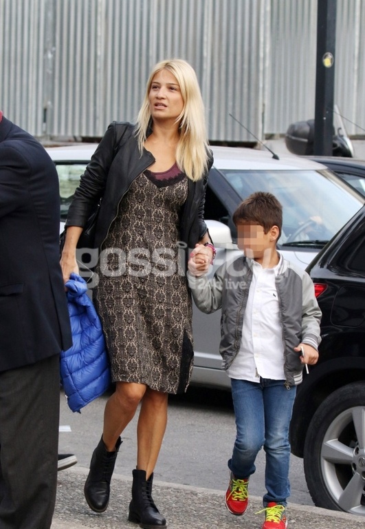 Σκορδά: Στην Γλυφάδα με τον γιο της λίγο πριν την ανακοίνωση του διαζυγίου 