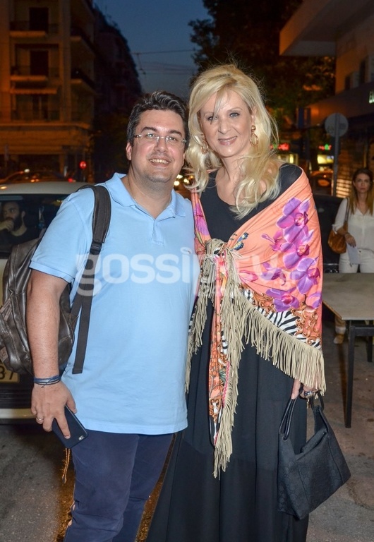 Λαμπερή πρεμιέρα για την παράσταση «Πολυτεχνίτης και Ερημοσπίτης» στο Θέατρο Αθηνά