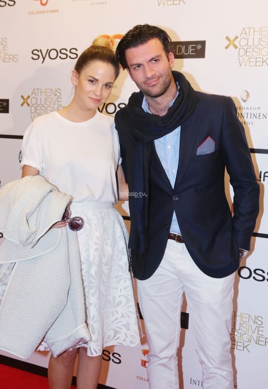 Περιστέρη-Παπακώστας: Ο έρωτάς τους καλά κρατεί! 