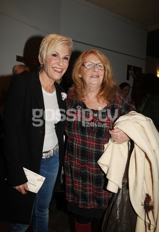 Λαμπερές παρουσίες στην πρεμιέρα της θεατρικής παράστασης «Το κοροϊδάκι της Δεσποινίδος»