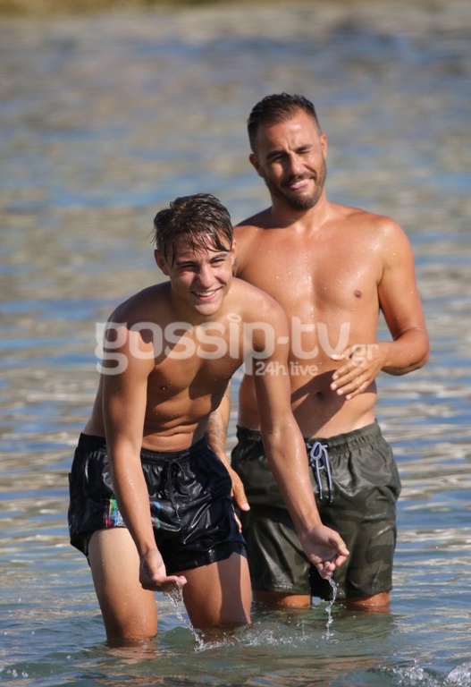 Fabio Cannavaro: Αγκαλιές με την σύζυγό του στην Μύκονο