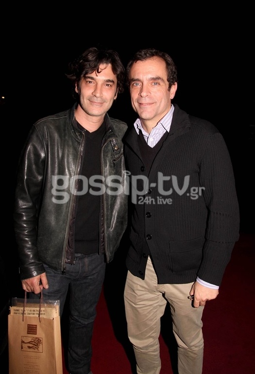 Μια φιλία χρόνων! Ποιος αγκαλιάζει τον Μαρκουλάκη;