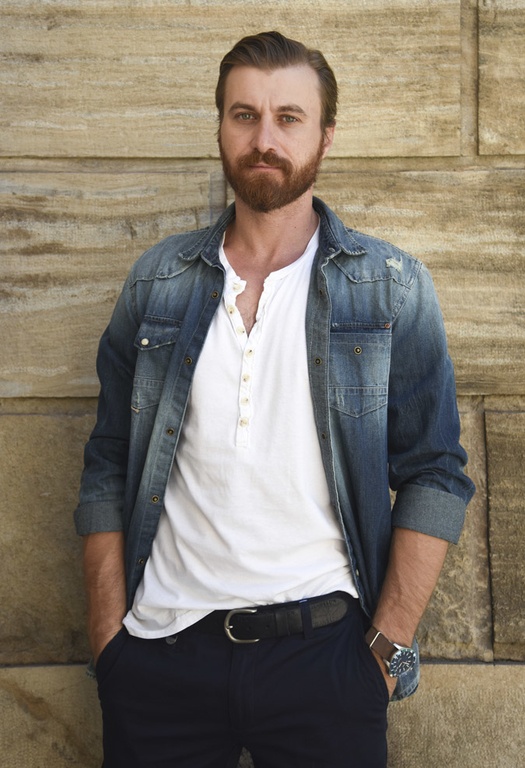 Έλληνας ηθοποιός δηλώνει: «Με έθαψαν για να μου πάρουν τη δουλειά»