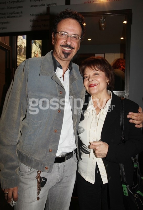 Λαμπερές παρουσίες στην πρεμιέρα της θεατρικής παράστασης «Το κοροϊδάκι της Δεσποινίδος»