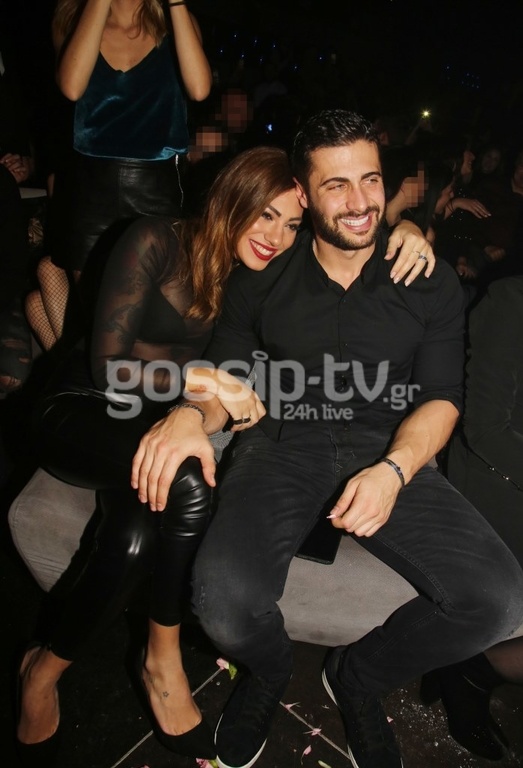 Βαλαβάνη-Βασάλος: Πρώτη φορά τους βλέπουμε έτσι. Αγκαλιές και χάδια στα μπουζούκια