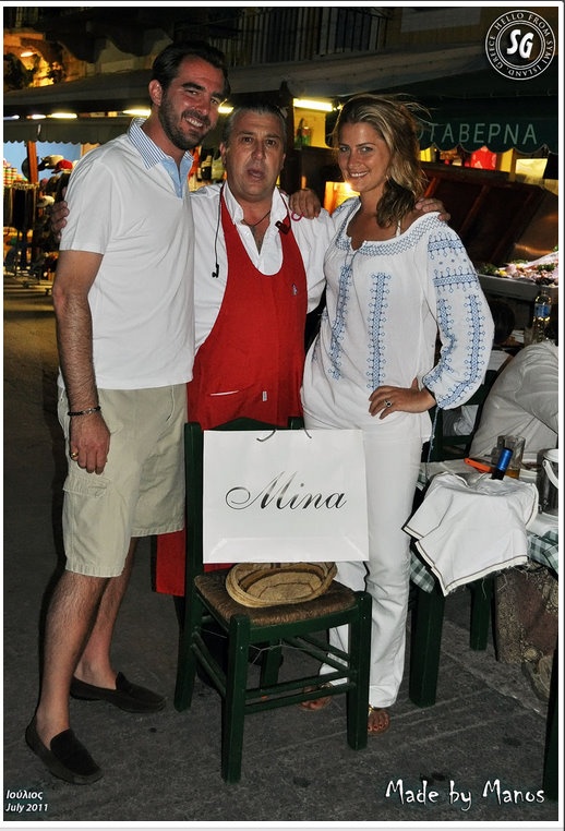 Καρέ-καρέ οι διακοπές Νικόλαου-Τατιάνα στη Σύμη 