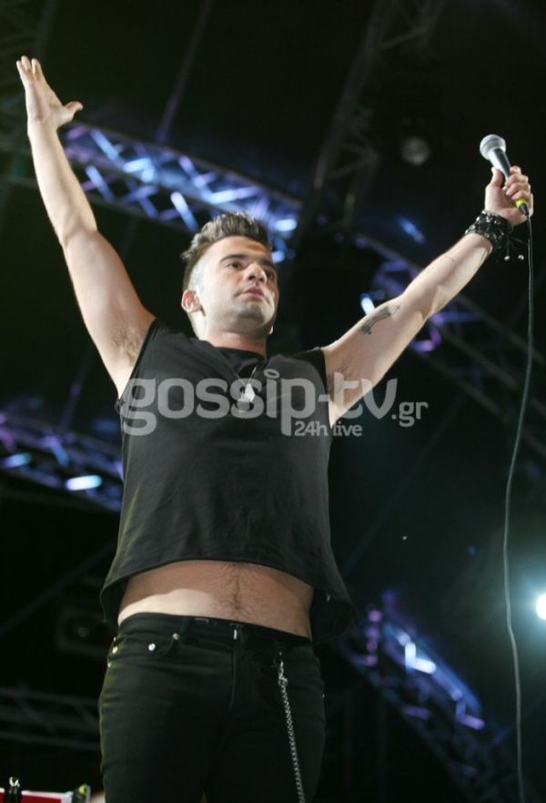 Όλα όσα έγιναν στη συναυλία για τα 30 χρόνια πορείας του Λάκη Παπαδόπουλου