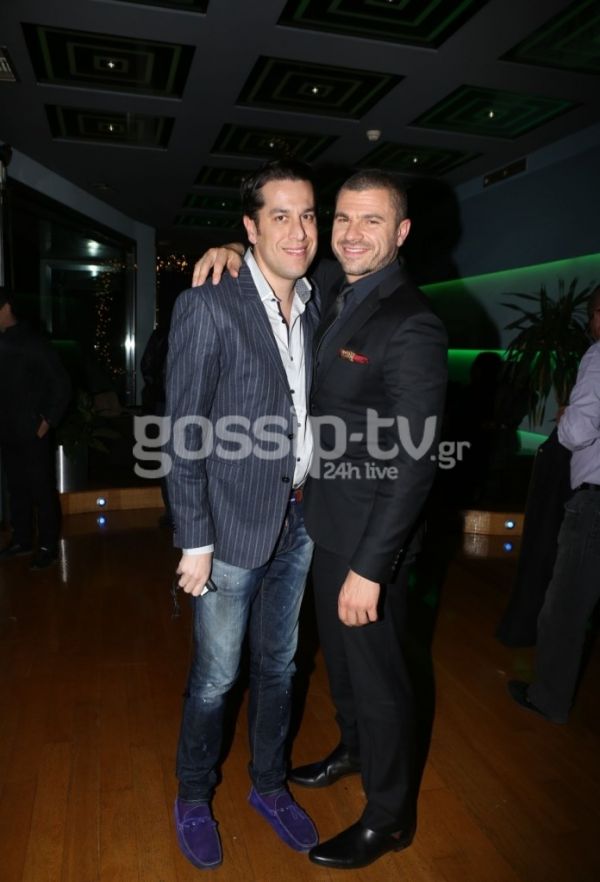 Χρήστος Βασιλόπουλος: Μετά την αίτηση διαζυγίου… τα “έσπασε”στα μπουζούκια!