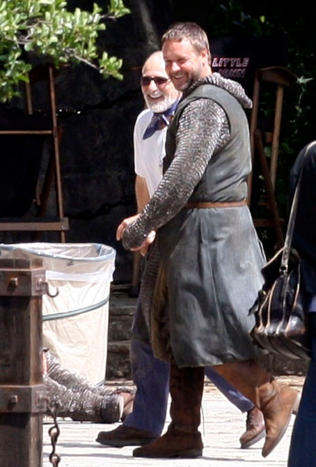 Ο ιππότης με.. τα γυαλιά