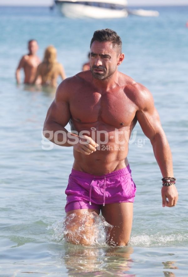 Το κορμί αυτό… κυκλοφορεί στην Μύκονο