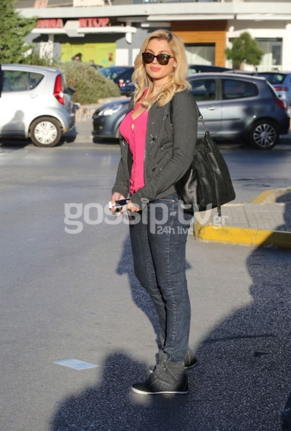 Κωνσταντίνα Σπυροπούλου: Βόλτα στην Γλυφάδα