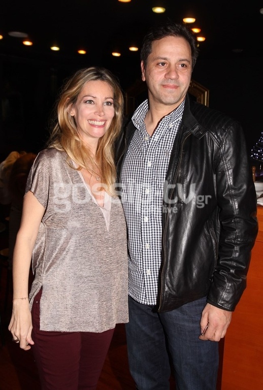  Τα πιο γλυκά Χριστούγεννα! Όλο και φουσκώνει η κοιλίτσα της 