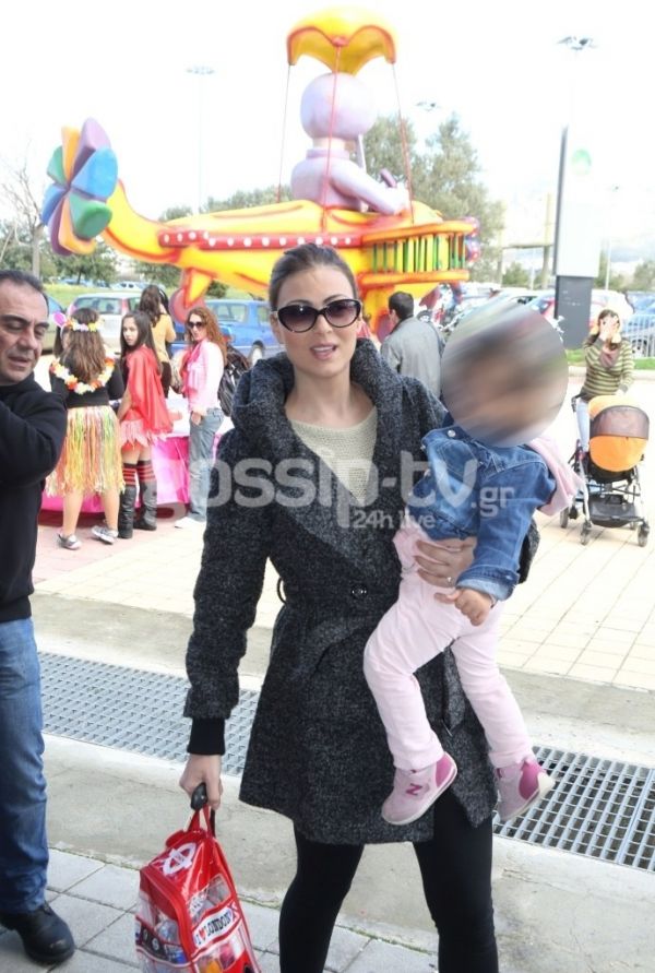 Δέσποινα Καμπούρη: Παιχνίδια  με την κόρη της