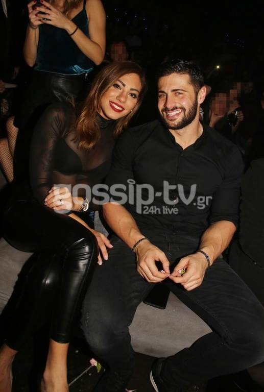 Βαλαβάνη-Βασάλος: Πρώτη φορά τους βλέπουμε έτσι. Αγκαλιές και χάδια στα μπουζούκια